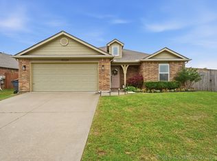 10324 S Olmsted Pl, Jenks, OK 74037