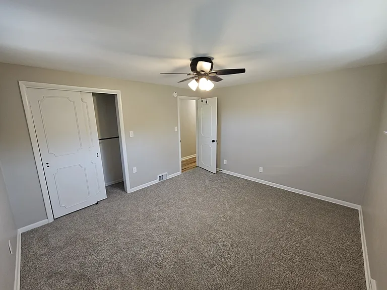236 McCartney Dr — Photo 33