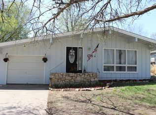 2923 Gary Ave, Manhattan, KS 66502