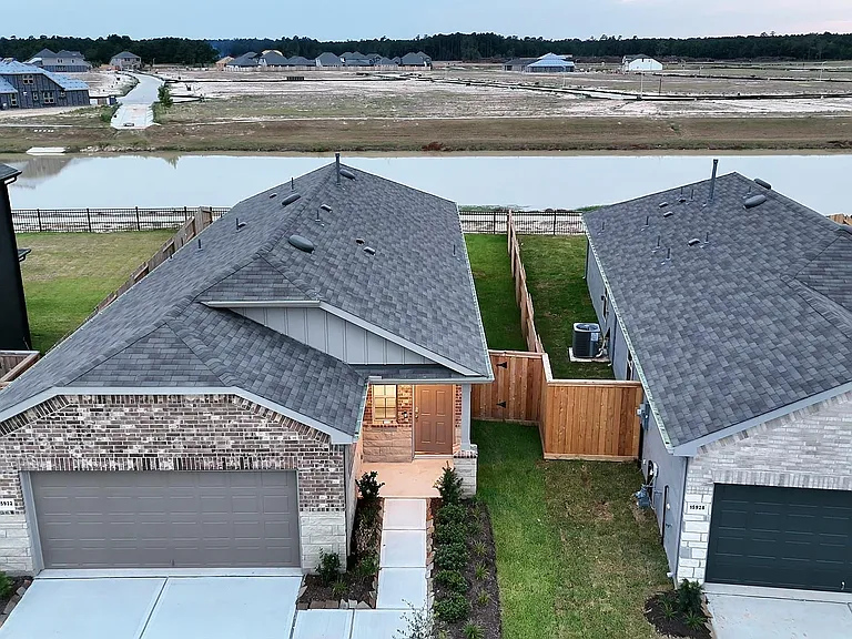 15932 Blass Valley Dr — Photo 35