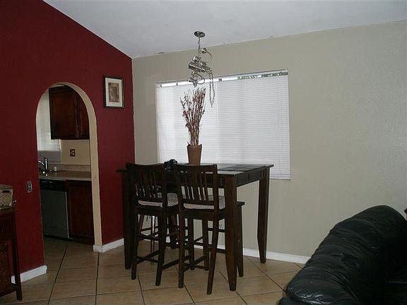 4th image of 18 Nutwood Cir