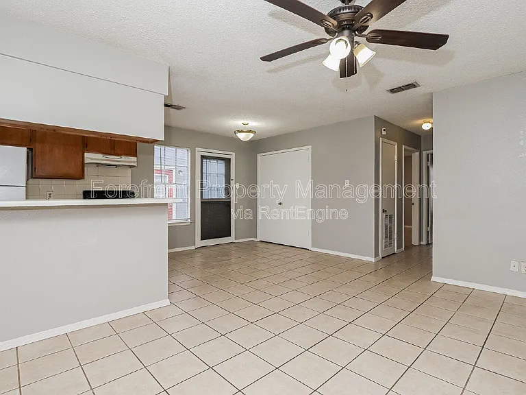 820 W Olmos Dr — Photo 4
