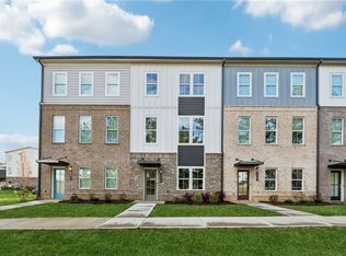 121 Jameson Dr, Acworth, GA