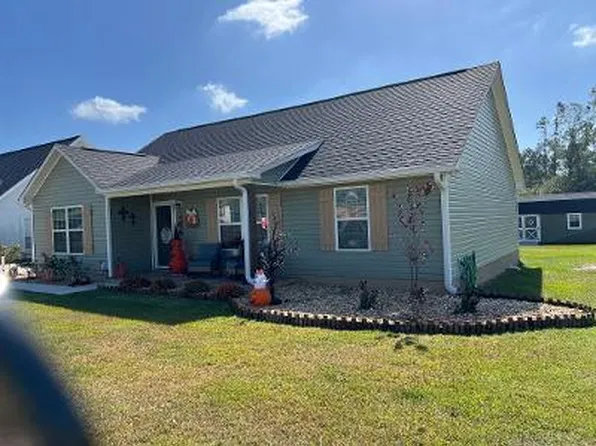 626 Pine Needle Rd, Douglas, GA 31535