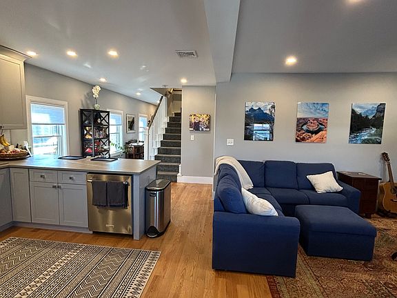 5th image of 319 Washington St #3