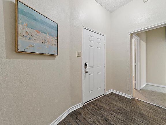 3rd image of 1104 Cypress Ln