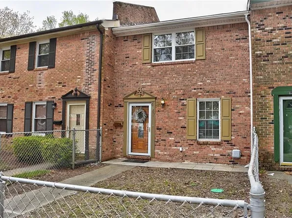6967 E Tanners Creek Dr, Norfolk, VA 23513