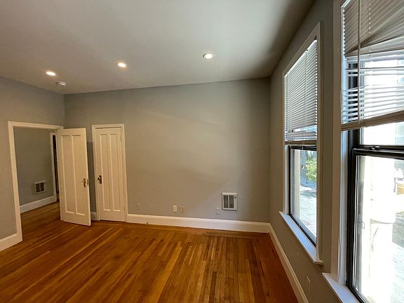 4th image of 1575 Pine St APT 4