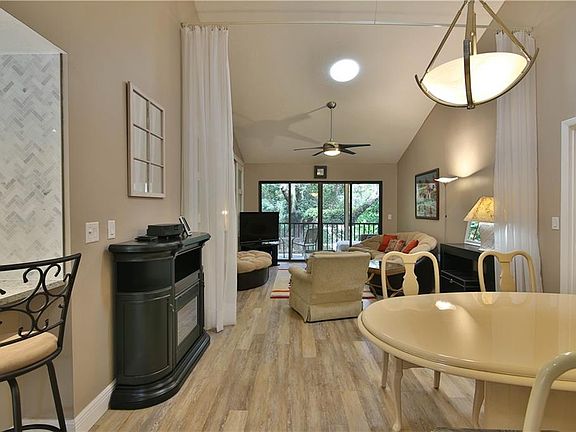 3rd image of 1705 Clower Creek Dr #202