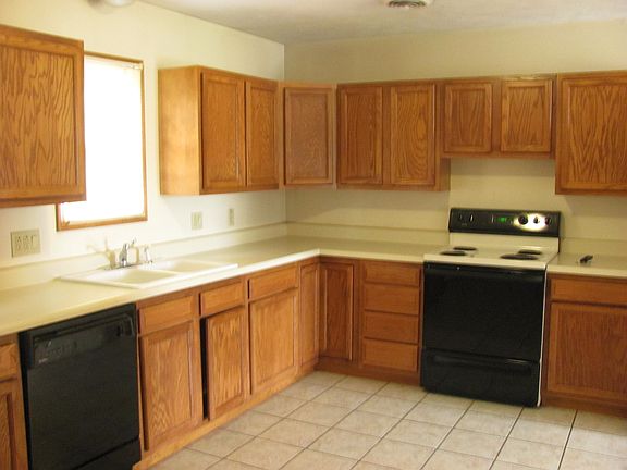 3rd image of 200 N Bryan Ave