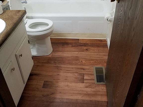 3rd image of 115 Scott Dr