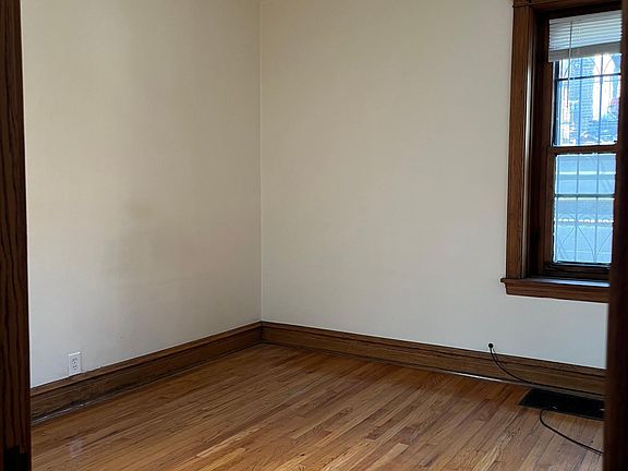 5th image of 3244 N Greenview Ave #1