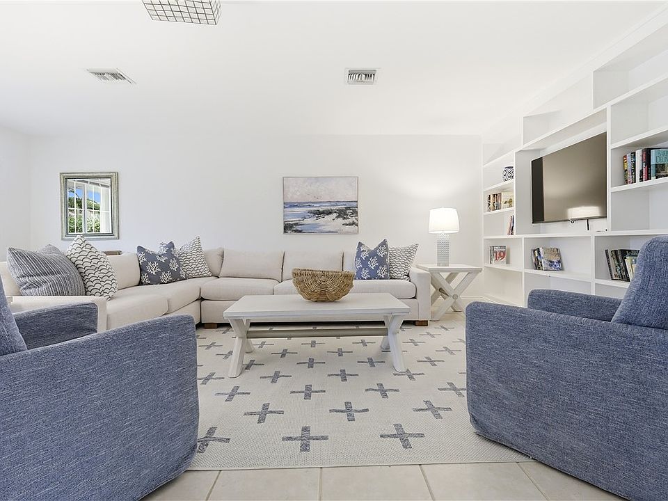 725 Dahlia Ln, Vero Beach, FL 32963 | Zillow
