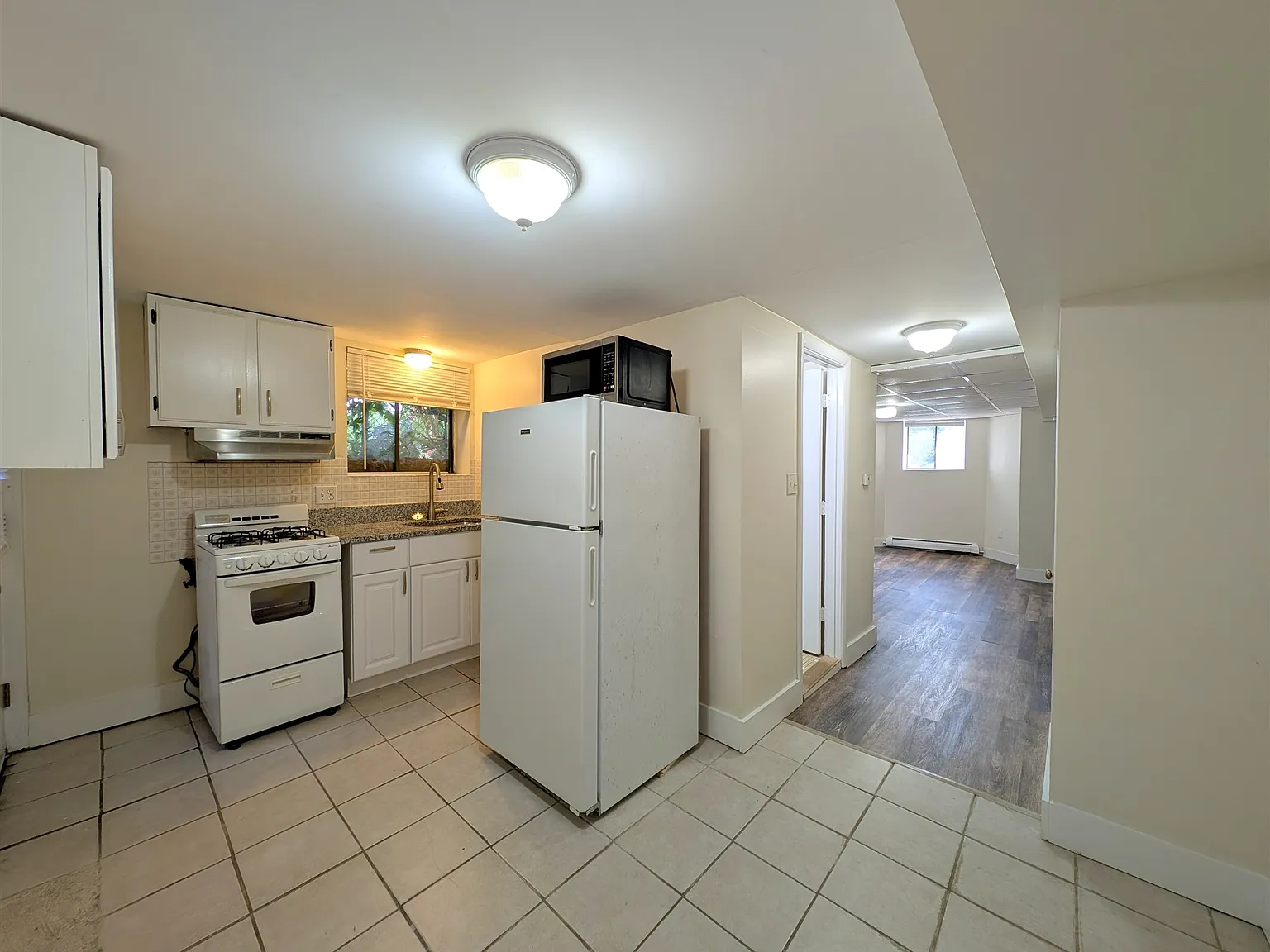 Studio, 400 sqft, $1,950 — Photo 1