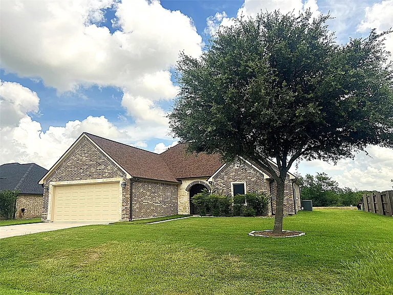 9723 Highland Pointe Dr — Photo 1