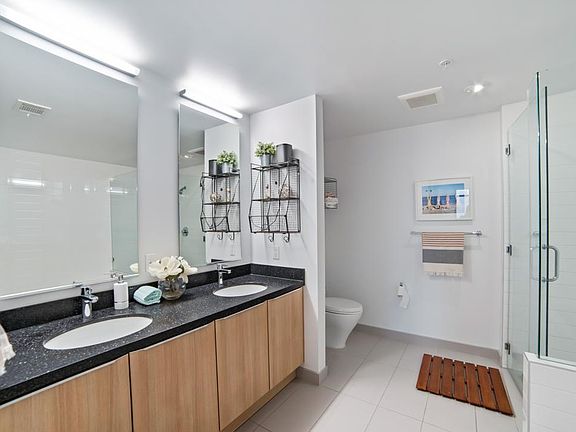 5th image of 300 Ivy St APT 312