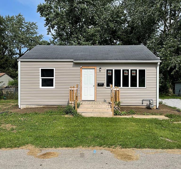 1st image of 480 Collins Dr