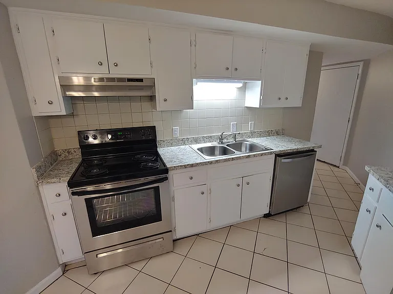 3693 Donovan Dr #B — Photo 17