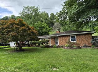 957 Walkers Branch Rd, Huntington, WV 25704
