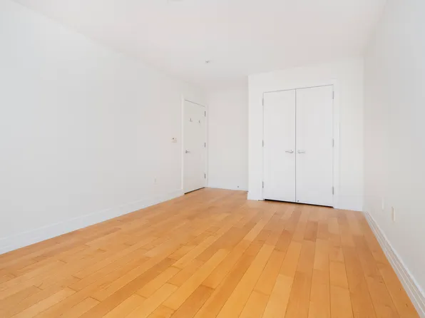 64-05 Yellowstone Boulevard image 11 of 14