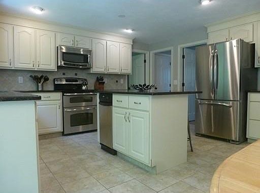 5th image of 55 John Alden St