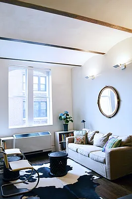 Sold by Manhattan Boutique Real Estate | media 17