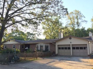 74 Wood Pl, Roswell, GA 30075