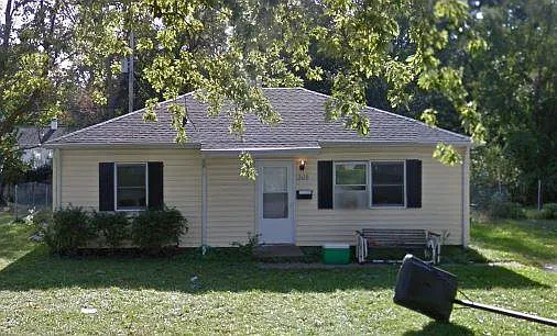 1305 Laurel Dr photo 1