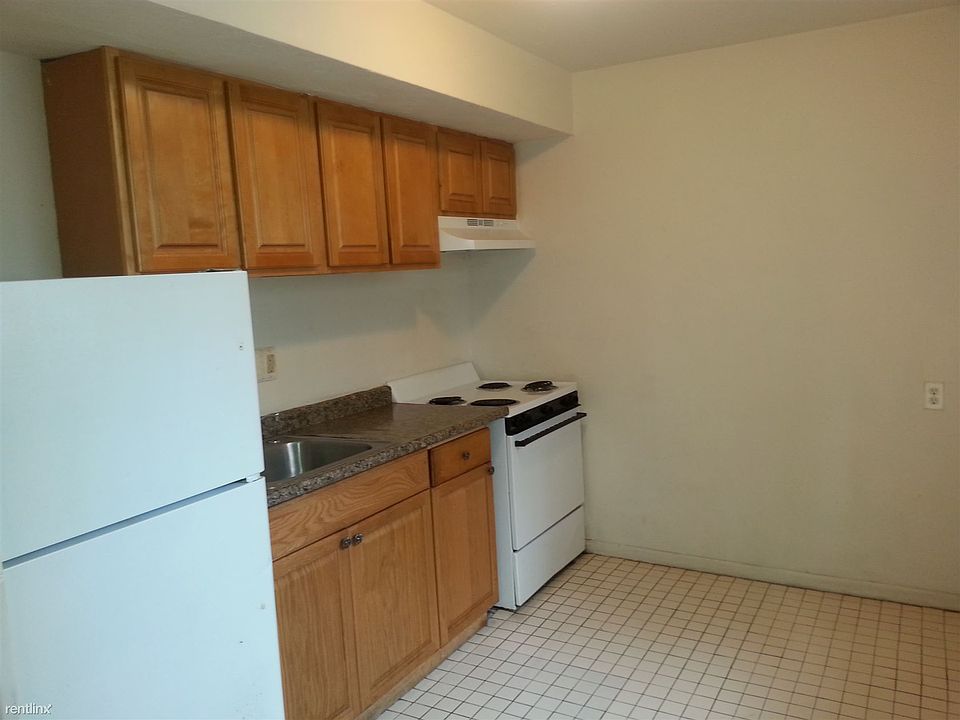 1st image of 1300 W Albanus St