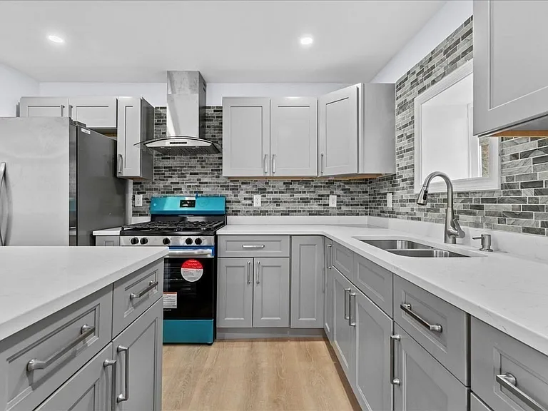 53 West St #1 — Photo 4