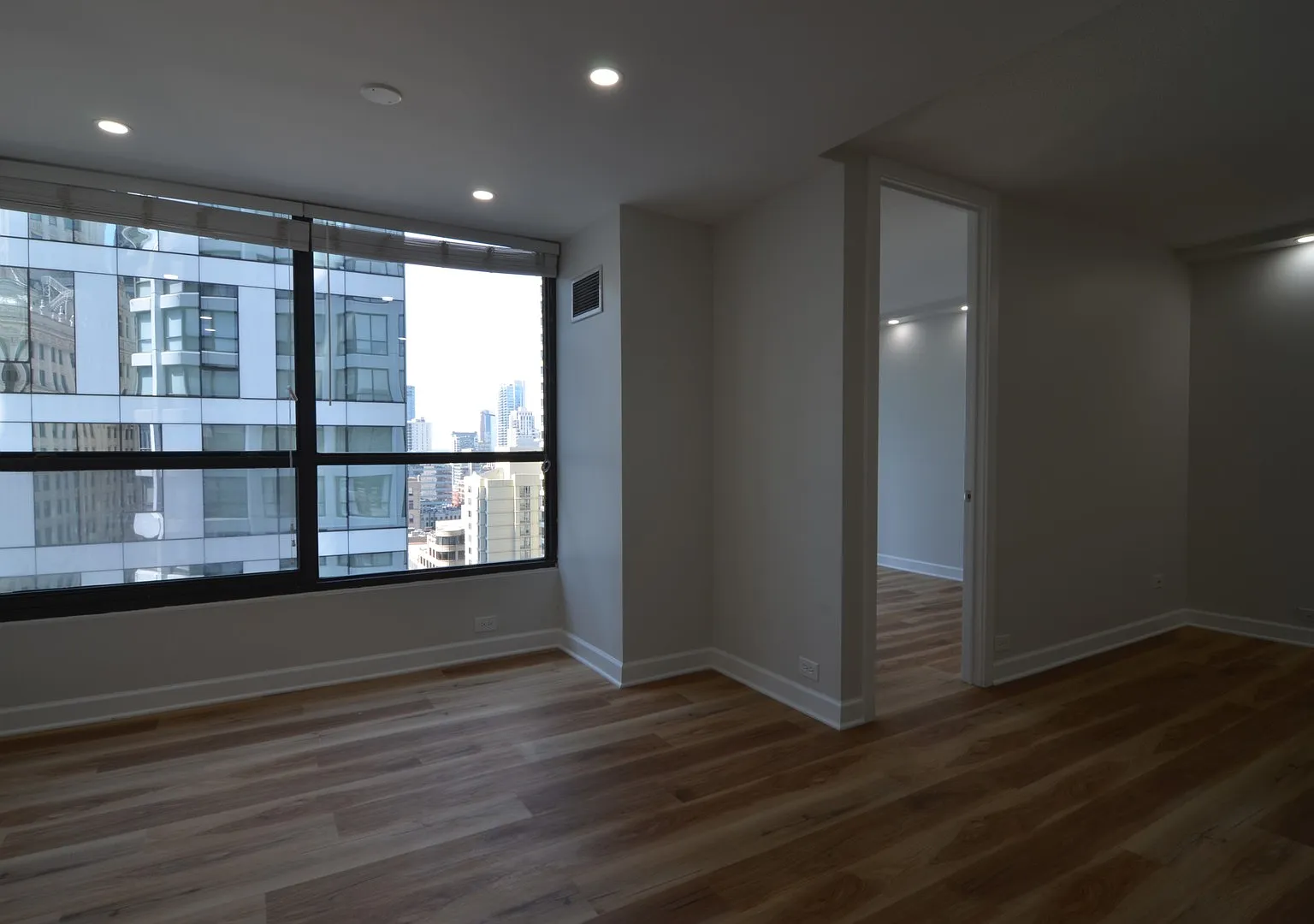 405 N Wabash Ave — Photo 3