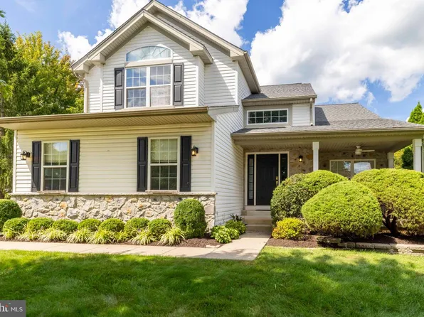 212 Somerset Cir, Chalfont, PA 18914
