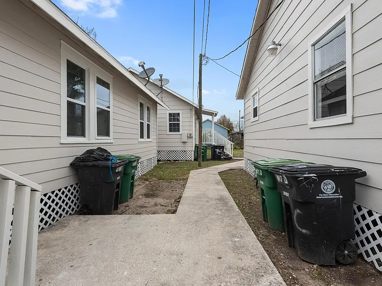 7307 Avenue H #B — Photo 18