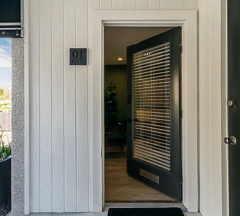 5th image of 460 STURDIVANT Avenue