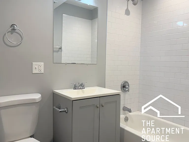 926 W 32nd Pl #BR — Photo 16