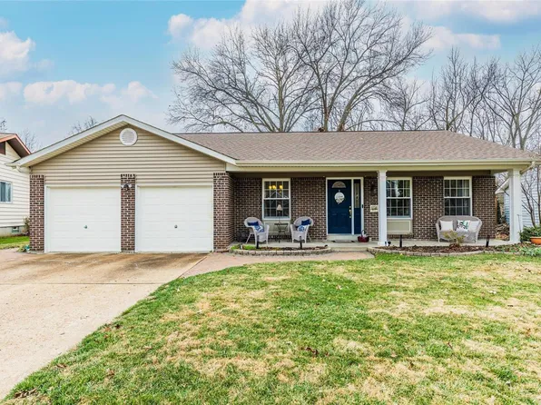 1380 Justerini Dr, Ballwin, MO 63011