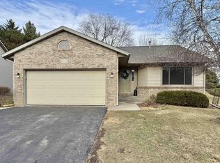 2447 Fieldstone Ln, Beloit, WI 53511