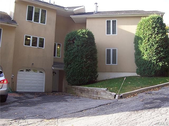 1st image of 100-39 Chateau Ln
