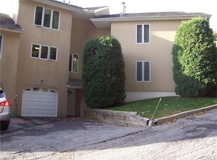 100-39 Chateau Ln, Hawthorne, NY 10532