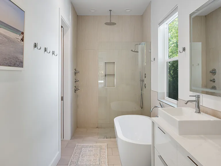 134 E Georgie St — Photo 11