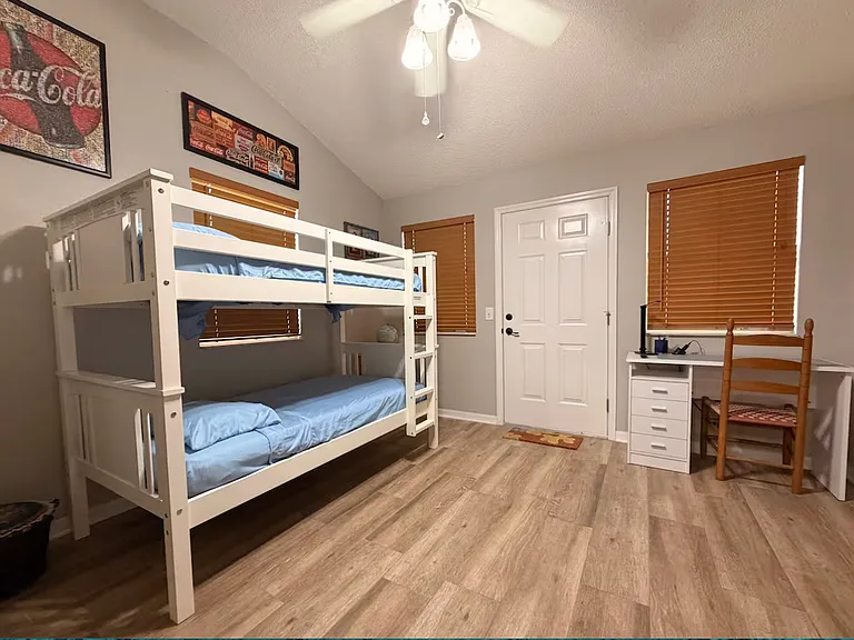 820 Cortez Ave — Photo 17