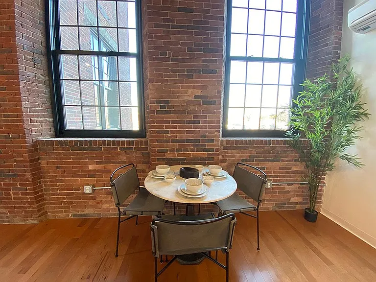 Lincoln Lofts — Photo 7
