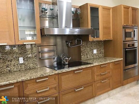 4th image of 4318 El Mar Dr APT 204