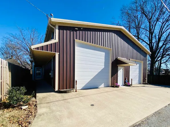 713A S Ledford St, Harrisburg, IL 62946