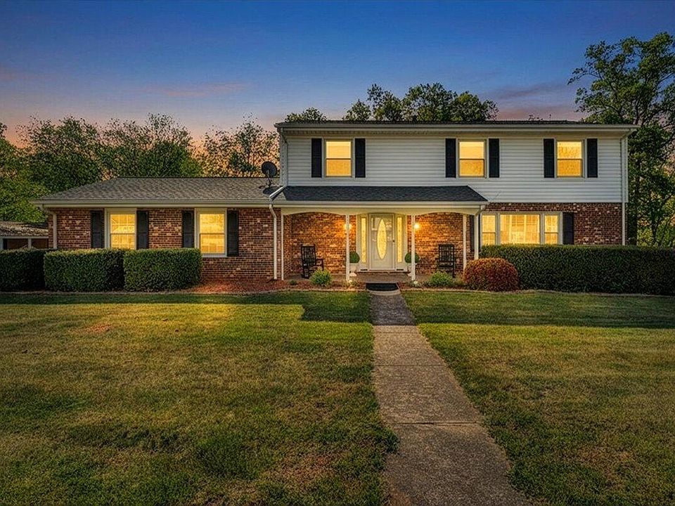 1st image of 1036 Howell Dr