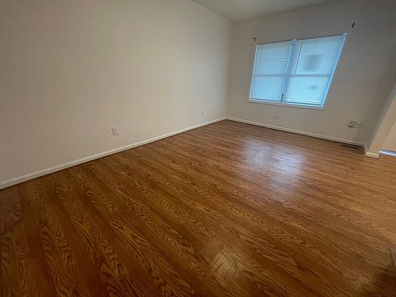 3rd image of 4144 Greenwood Ave