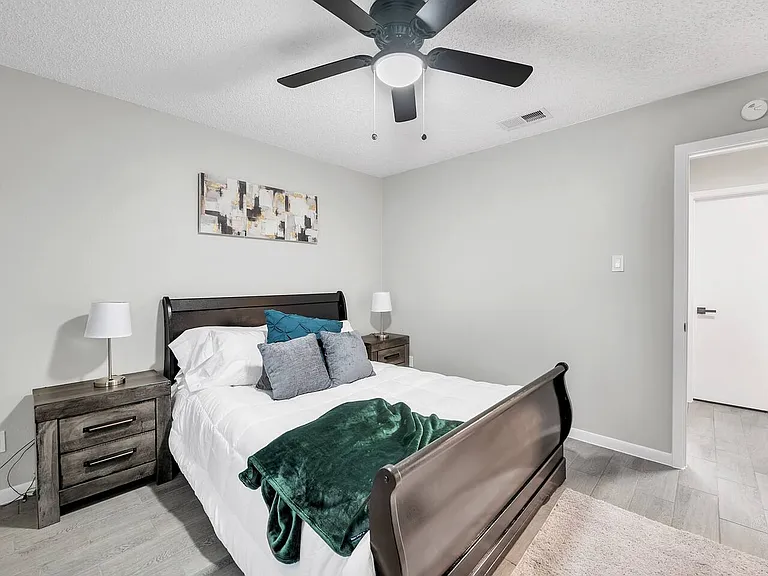 4805 Rainbow Cir #1 — Photo 6