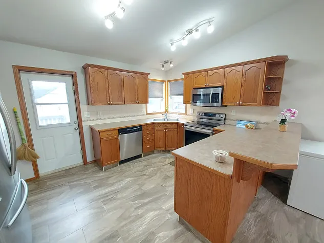 7 Oxley Close — Photo 2