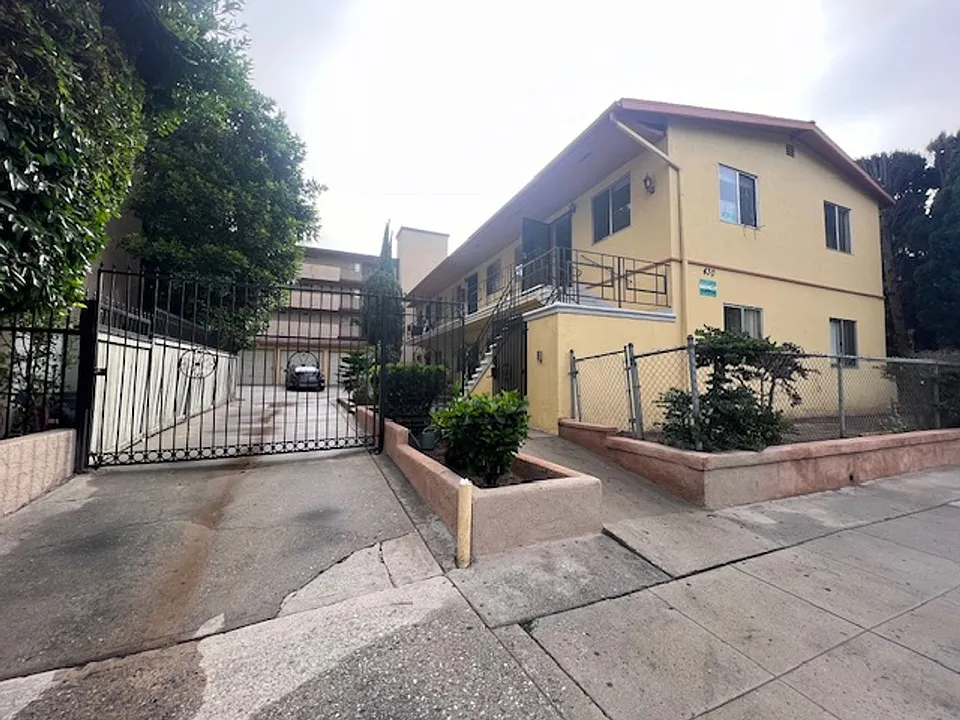 430 Golden Ave