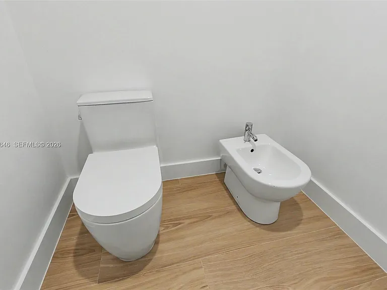 731 Crandon Blvd #208 — Photo 49
